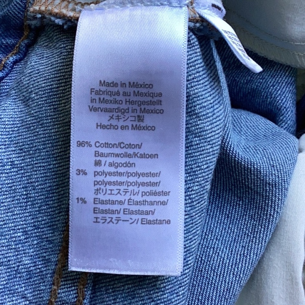 Madewell women’s Relaxed Jeans in Medium Blue Wash - Picture 8 of 11